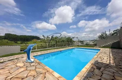 Casa de Luxo para Venda ou Locação em  com 4 Dormitórios, 4 Suítes e 380m² - Imperdível!