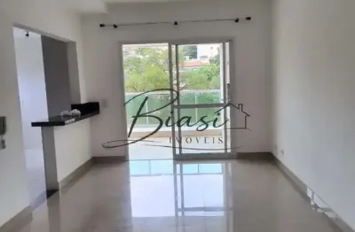 Apartamento para locação no Centro de Jacareí-SP! 03 dormitorios, 01 suíte, 02 banheiros, 02 vagas. Venha conferir!