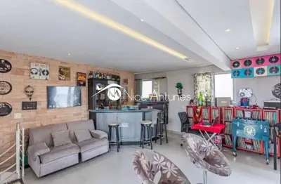 Otima cobertura em Santa Teresinha ,com tres dormitorios e tres vagas.