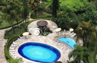 Apartamento com 166 M2 , 3 dormitórios, 2 vagas de garagens paralelas, condomínio do lazer de clube.