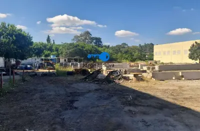 Terreno com 8.100m2 e 500m2 de escritórios fazendinha santana de parna !