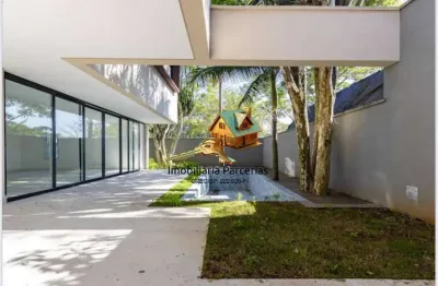 Casa a venda em condomínio de alto padrão 4 suítes 4 vagas sub solo sp!