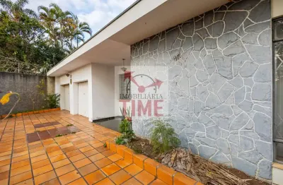 Casa com quintal e 3 dormitórios à venda  no jardim botânico