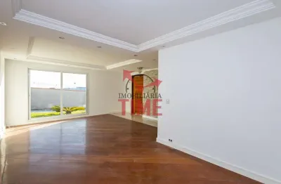 Sobrado com 145m² 3 quartos 2 suítes e 1 vaga para locação no santa cândida