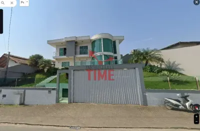 Casa com 3 quartos (1 suíte) à venda no município de Gaspar-SC