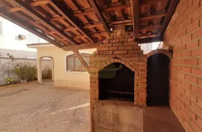 Casa isolada térrea com 3 dormitórios sendo 1 suíte com edícula e churrasqueira  à venda - jardim guassu - são vicente/sp