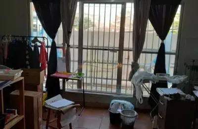 Casa sobreposta alta  - bairro estuário, em santos.