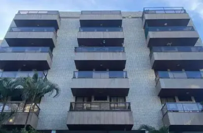 Oportunidade! apartamento a uma quadra da praia do forte!