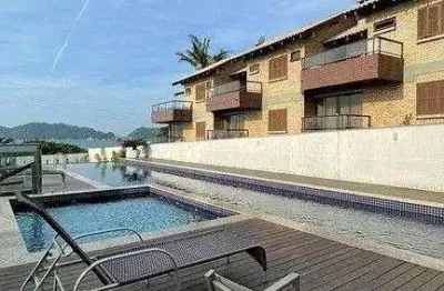 Frente mar com 03 suítes, e 03 garagens em bombinhas