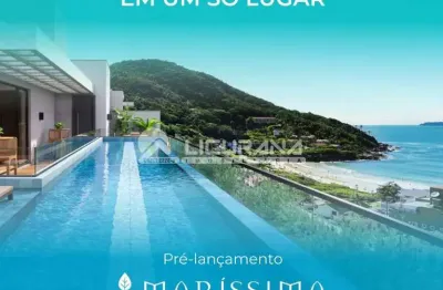 Casas de alto padrão com vista mar na praia de quatro ilhas em bombinhas