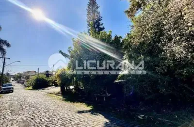Terreno a venda na praia do centro de bombinhas com potencial construtivo para residencial/pousada ou tão somente para uma excelente moradia.