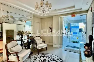 Excelente e singular apartamento mobiliado com 02 dormitórios, localizado a 300 metros do mar da praia do centro de bombinhas/sc