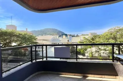 Oportunidade de investimento na praia do centro de bombinhas - apartamento com 2 quartos, localizado a 100 mts do mar.