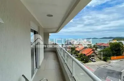 Apartamento na praia de Quatro Ilhas, com vista mar, mobiliado, com 03 dormitórios, garagem, com área comum de piscina e muito verde.