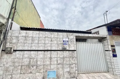 Casa plana com otima localização, próxima a benjamim Brasil e a praça da Mrv na paraonga.