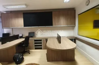 Sala comercial à venda na avenida coronel lucas de oliveira, 1841, petrópolis, porto alegre, 48 m2 por r$ 375.000