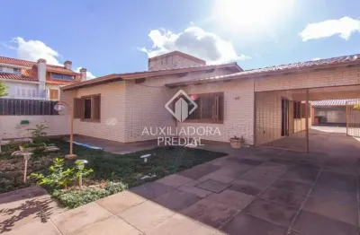 Casa com 2 quartos à venda na rua moacyr godoy ilha, 40, espírito santo, porto alegre, 152 m2 por r$ 490.000