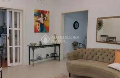 Casa com 5 quartos à venda na rua dona lúcia, 105, petrópolis, porto alegre, 200 m2 por r$ 980.000