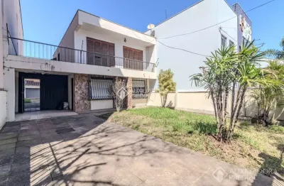 Casa com 3 quartos à venda na rua chile, 643, jardim botânico, porto alegre, 250 m2 por r$ 1.200.000