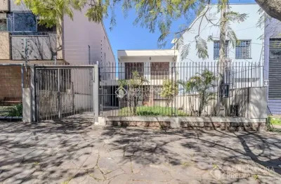 Casa com 3 quartos à venda na rua chile, 643, jardim botânico, porto alegre, 250 m2 por r$ 1.200.000
