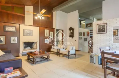 Casa com 3 quartos à venda na rua cariri, 201, vila assunção, porto alegre, 266 m2 por r$ 1.690.000
