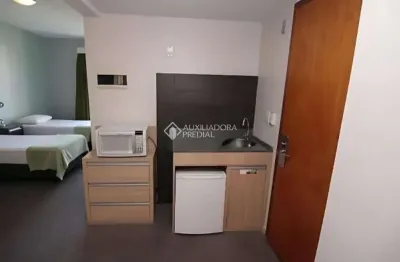 Flat com 2 quartos à venda na avenida desembargador andré da rocha, 131, centro histórico, porto alegre, 41 m2 por r$ 320.000