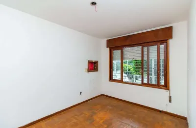 Casa com 3 quartos à venda na rua doutor aurélio py, 222, medianeira, porto alegre, 100 m2 por r$ 640.000