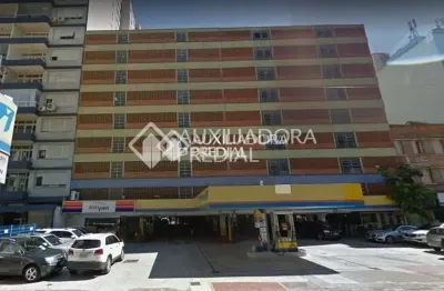 Garagem à venda na rua siqueira campos, 866, centro histórico, porto alegre, 12 m2 por r$ 40.000