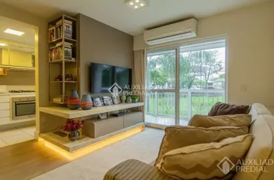 Apartamento com 2 quartos à venda na rua aracaí, 60, vila ipiranga, porto alegre, 68 m2 por r$ 550.000