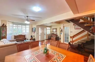 Casa em condomínio fechado com 4 quartos à venda na rua jacipuia, 275, guarujá, porto alegre, 257 m2 por r$ 650.000