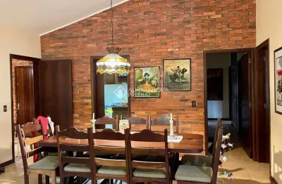 Casa com 4 quartos à venda na rio negro, 1065, centro, xangri-lá, 200 m2 por r$ 1.600.000