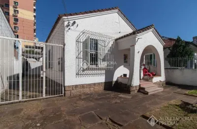 Casa em condomínio fechado com 3 quartos à venda na rua pindorama, 84, teresópolis, porto alegre, 352 m2 por r$ 450.000