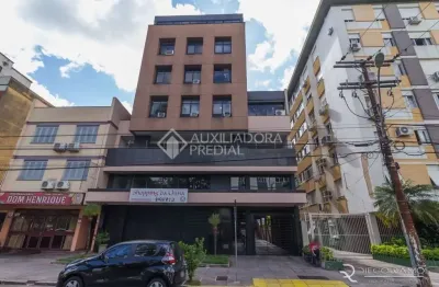 Sala comercial à venda na avenida getúlio vargas, 1184, menino deus, porto alegre, 81 m2 por r$ 475.000