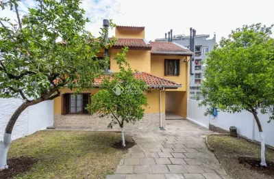 Casa com 5 quartos à venda na rua professor antônio peyrouton louzada, 18, jardim carvalho, porto alegre, 266 m2 por r$ 645.000