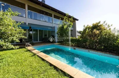 Casa com 3 quartos à venda na rua guato, 111, vila assunção, porto alegre, 460 m2 por r$ 2.350.000