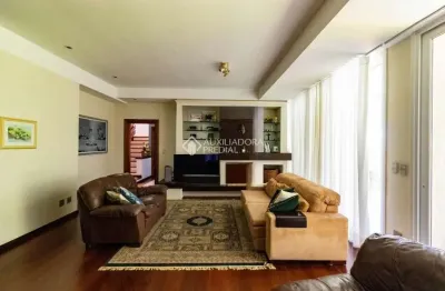 Casa com 3 quartos à venda na rua guato, 111, vila assunção, porto alegre, 460 m2 por r$ 2.195.000