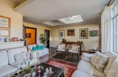 Casa com 3 quartos à venda na avenida pereira passos, 236, vila assunção, porto alegre, 320 m2 por r$ 1.200.000
