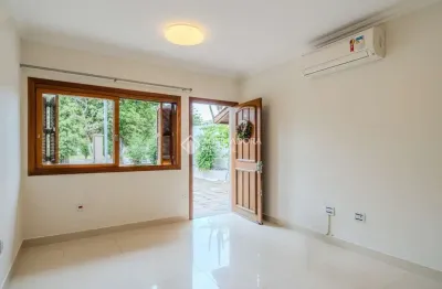 Casa em condomínio fechado com 3 quartos à venda na avenida orleaes, 105, guarujá, porto alegre, 207 m2 por r$ 604.500