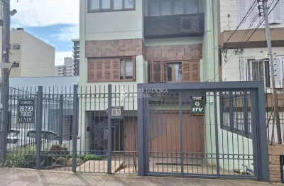 Casa com 4 quartos à venda na rua joão abbott, 100, petrópolis, porto alegre, 324 m2 por r$ 1.700.000