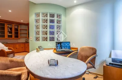 Sala comercial à venda na rua professor langendonck, 57, petrópolis, porto alegre, 32 m2 por r$ 430.000