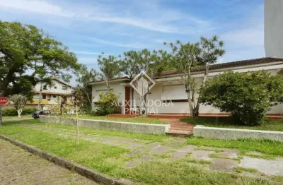 Casa com 2 quartos à venda na rua chavantes, 334, vila assunção, porto alegre, 130 m2 por r$ 890.000