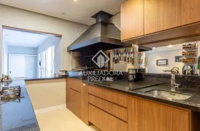 Casa com 3 quartos à venda na rua onze de agosto, 110, são joão, porto alegre, 195 m2 por r$ 1.090.000