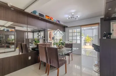 Casa com 3 quartos à venda na rua ivo walter kern, 320, hípica, porto alegre, 133 m2 por r$ 740.000