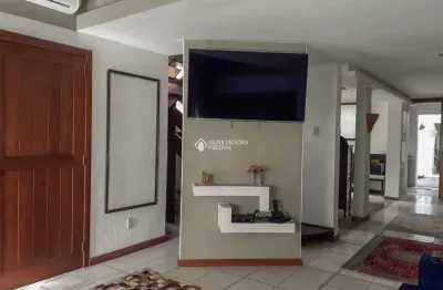 Casa com 3 quartos à venda na rua coronel villagran cabrita, 265, partenon, porto alegre, 216 m2 por r$ 638.000
