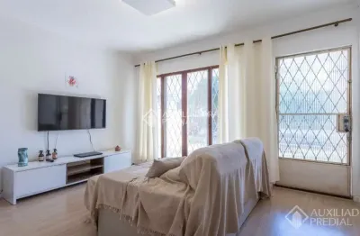Casa com 3 quartos à venda na rua gustavo schmidt, 553, três figueiras, porto alegre, 300 m2 por r$ 1.063.000
