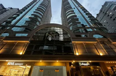 Apartamento com 5 quartos à venda na rua 302, 258, meia praia, itapema, 259 m2 por r$ 4.500.000