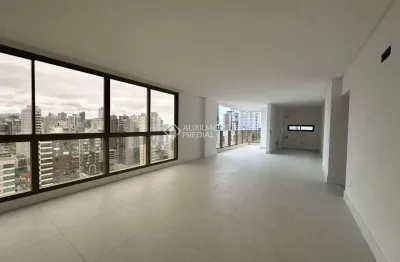 Apartamento com 3 quartos à venda na rua 290, 513, meia praia, itapema, 135 m2 por r$ 1.850.000