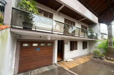 Casa com 3 quartos à venda na Rua Pinto da Rocha, 416, Partenon, Porto Alegre, 284 m2 por R$ 950.000