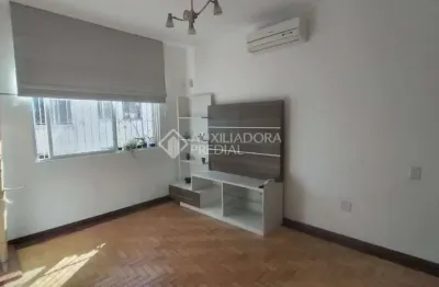 Apartamento com 2 quartos à venda na avenida getúlio vargas, 293, menino deus, porto alegre, 57 m2 por r$ 286.000