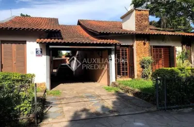 Casa em condomínio fechado com 4 quartos à venda na rua humberto de campos, 68, partenon, porto alegre, 280 m2 por r$ 659.000